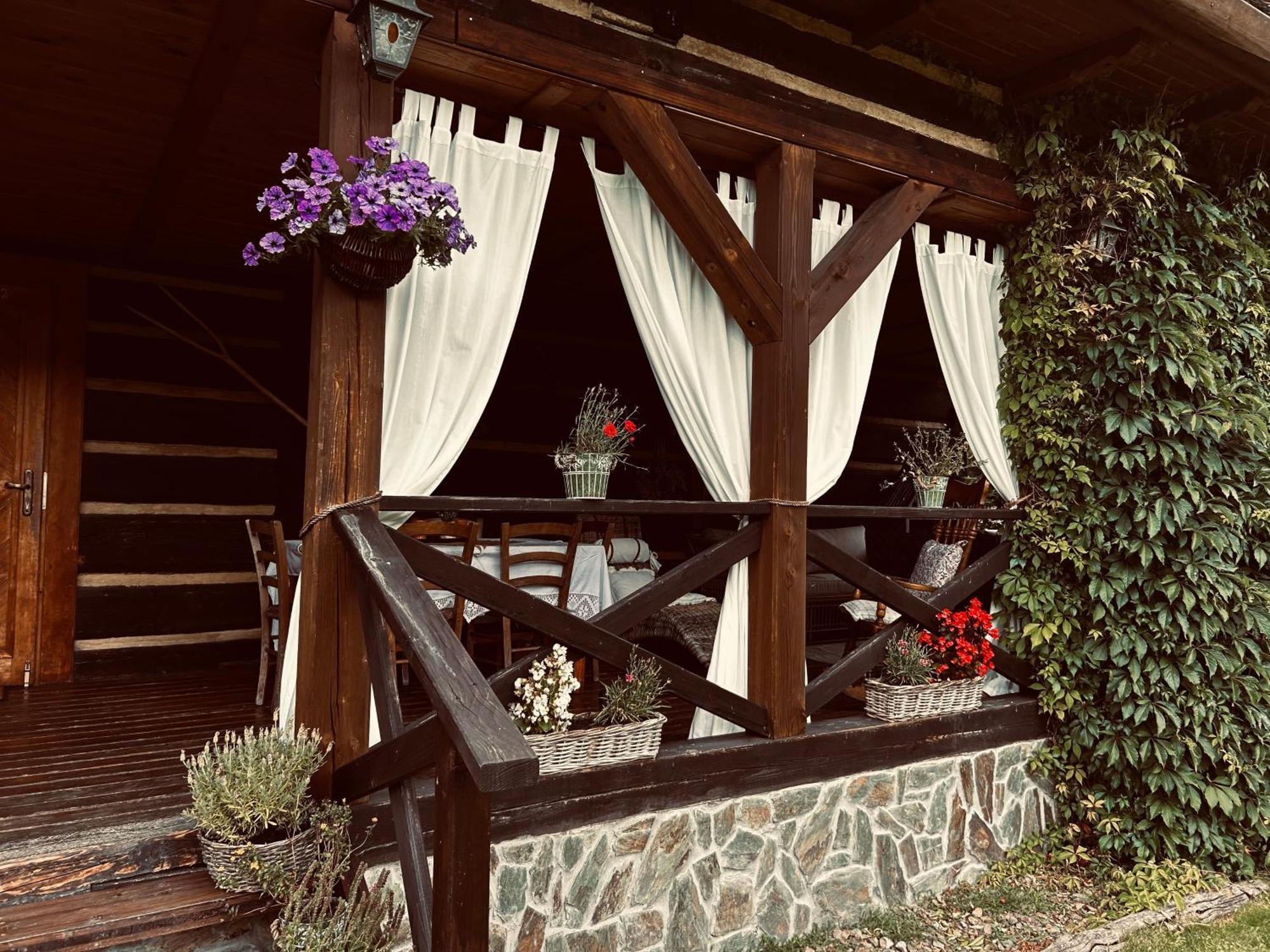 Chata Sanna Lesko Exterior photo